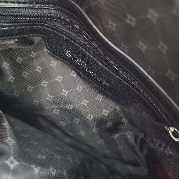BCBG CROSSBODY - Picture 9 of 9